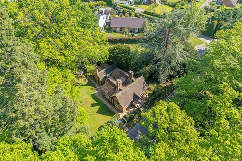 2 bedroom cottage for sale, Woodcote Lane Leek Wootton, Warwick, Warwickshire CV35 7QD