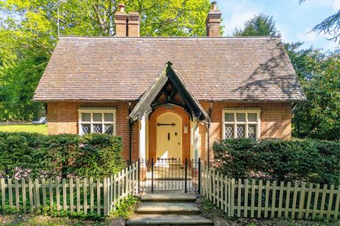 2 bedroom cottage for sale, Woodcote Lane Leek Wootton, Warwick, Warwickshire CV35 7QD
