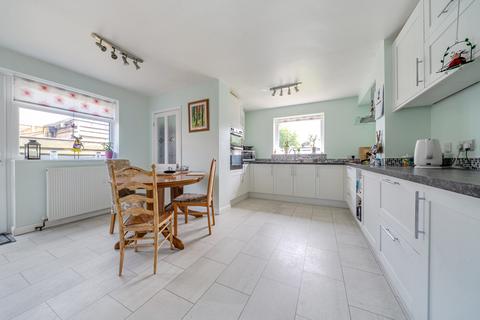 9 Denham Drive, Basingstoke, RG22 6LT