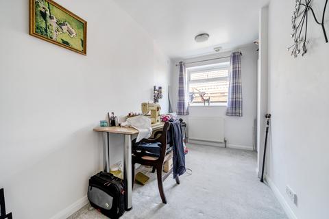 9 Denham Drive, Basingstoke, RG22 6LT