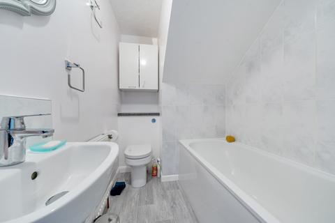 9 Denham Drive, Basingstoke, RG22 6LT