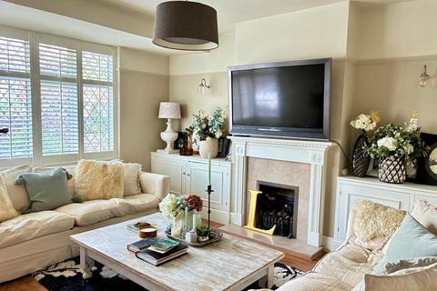 undefined, Stoneleigh, Epsom