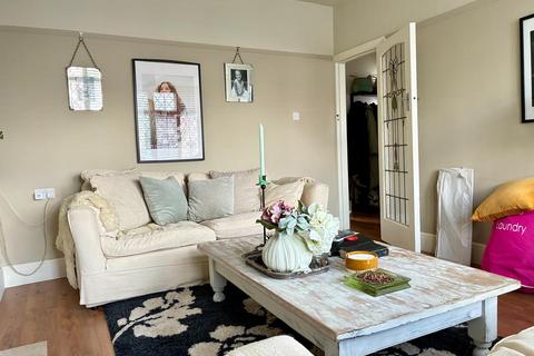 undefined, Stoneleigh, Epsom