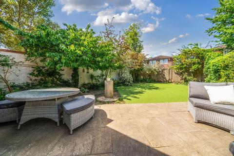 undefined, Lincoln Grove, Weybridge, KT13