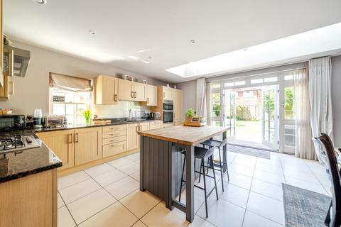 undefined, Lincoln Grove, Weybridge, KT13