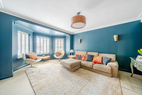 undefined, Lincoln Grove, Weybridge, KT13