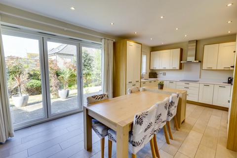 33 Bletchley Way, Horsforth, Leeds, LS18 4FZ
