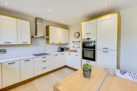 33 Bletchley Way, Horsforth, Leeds, LS18 4FZ