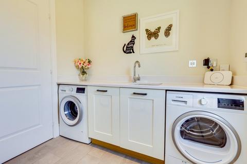 33 Bletchley Way, Horsforth, Leeds, LS18 4FZ