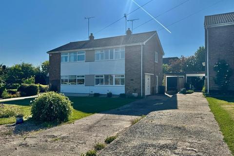 19 Fernlea Road, Burnham-on-crouch, CM0 8EX