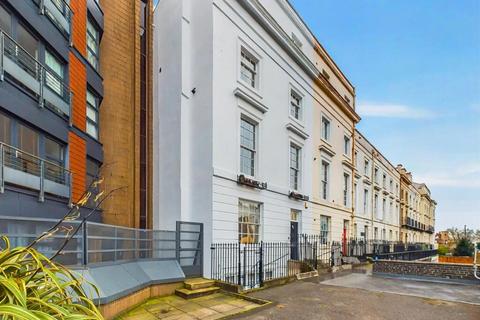 4 bedroom end of terrace house to rent, Derby Terrace, Nottingham NG7