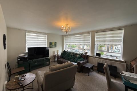 2 bedroom apartment for sale, Beaconsfield Road, Enfield