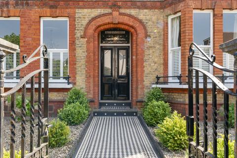 undefined, Vicarage Road, Hampton Wick