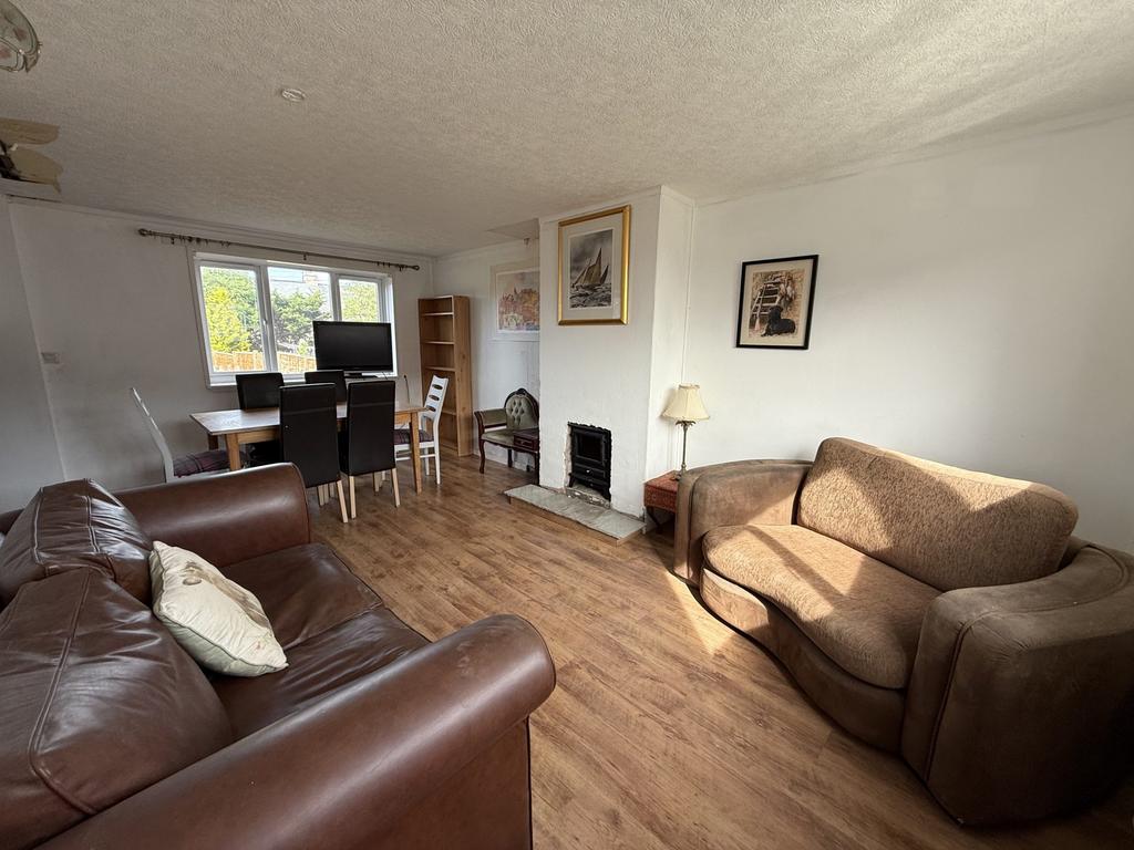 8 Mossgiel Avenue, Dumfries, DG2 9 EA - Braidwoods