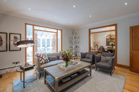 2 Elm Tree Close, London, NW8 9JS