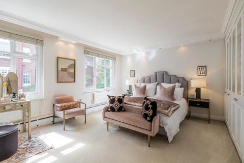 2 Elm Tree Close, London, NW8 9JS