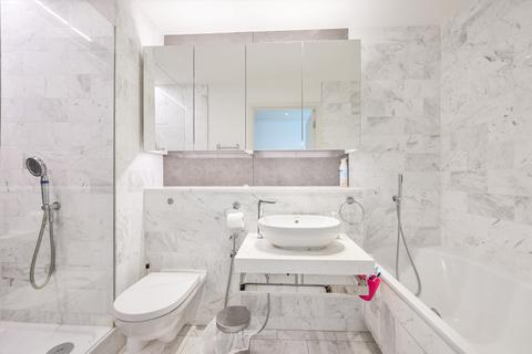 3 bedroom flat to rent, Charrington Tower, 11 Biscayne Avenue, London, E14.