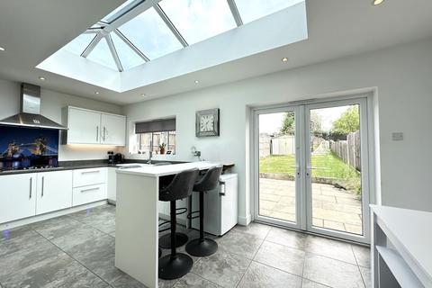 17 Abbey Road, Billericay, CM12 9NF