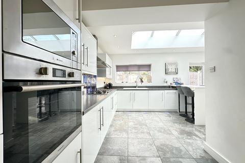 17 Abbey Road, Billericay, CM12 9NF