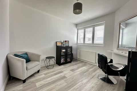 17 Abbey Road, Billericay, CM12 9NF