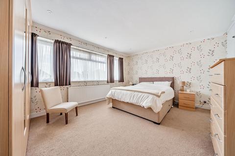 26 Orchard Way, Oxted, RH8 9DJ