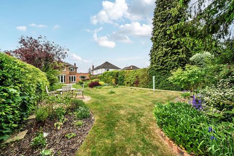 26 Orchard Way, Oxted, RH8 9DJ