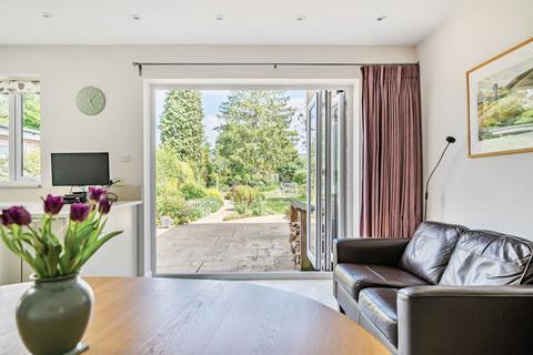 26 Orchard Way, Oxted, RH8 9DJ