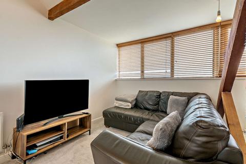 1 bedroom flat for sale, Flat 25 The Whitehouse, 69 Berrywood Drive, Northampton, Northamptonshire, NN5 6GQ