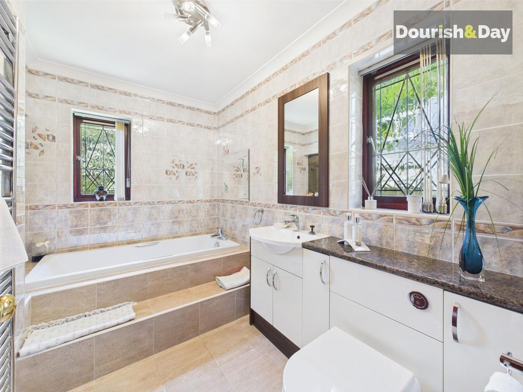 Ensuite
