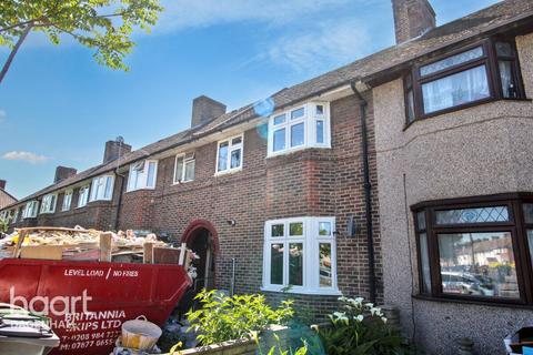 4 bedroom terraced house to rent, Heathway, DAGENHAM