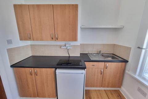 Studio to rent, Parkhurst Road, London. N22 8JQ