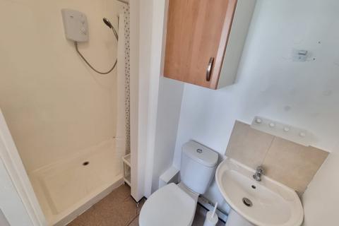Studio to rent, Parkhurst Road, London. N22 8JQ