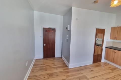 Studio to rent, Parkhurst Road, London. N22 8JQ