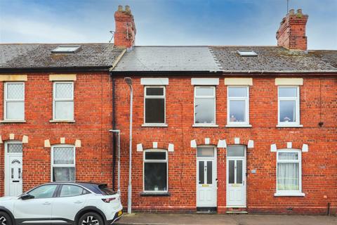 3 bedroom terraced house for sale, Clive Road, Barry Island