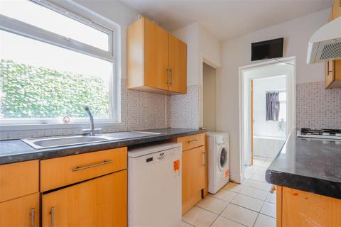 3 bedroom terraced house for sale, Clive Road, Barry Island