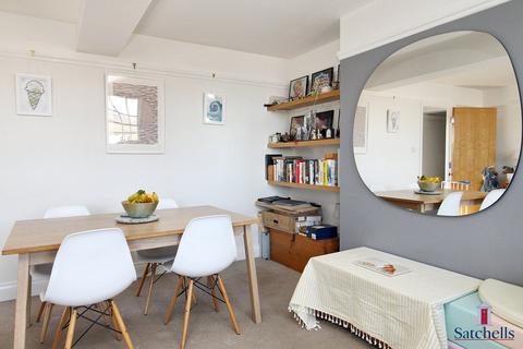 2 bedroom apartment for sale, Broadway, Letchworth Garden City, SG6