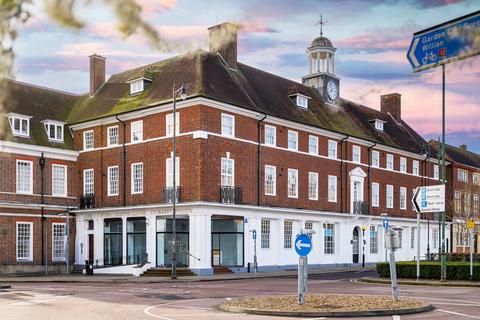 Broadway, Letchworth Garden City, SG6