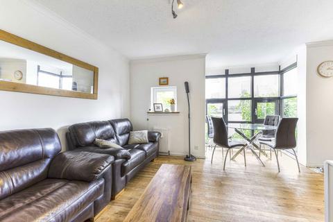 2 bedroom flat to rent, Rotherhithe Street, London SE16