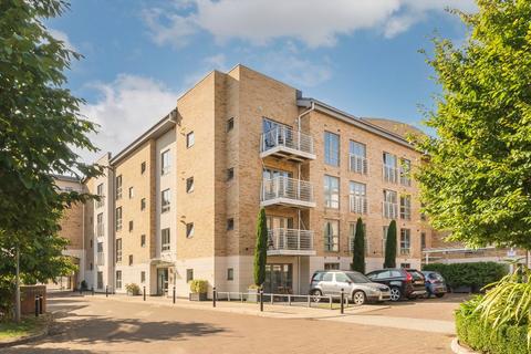 Tallow Road, Brentford TW8