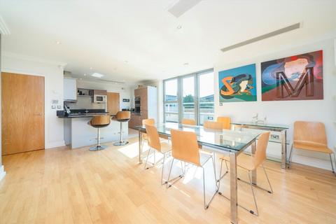 2 bedroom flat for sale, Tallow Road, Brentford TW8