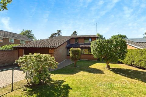 4 bedroom detached house for sale, Coleridge Avenue, Yateley, Hampshire