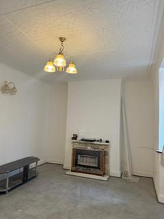 4 bedroom semi-detached house to rent, PHILLIPS AVENUE, LONDON, RM7