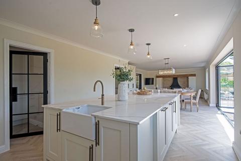 Elmcroft Henley Road, Ullenhall, Henley-in-arden, B95 5NN