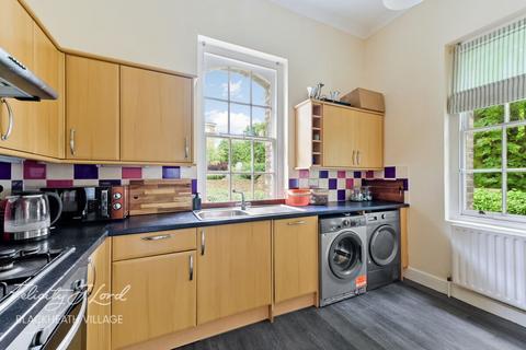 2 bedroom apartment for sale, Gilbert Close, London
