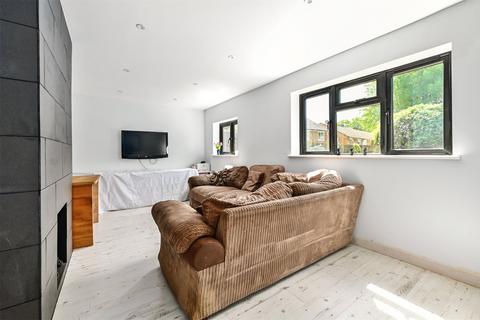 3 Ash Close, Ash, Aldershot, GU12 6AR