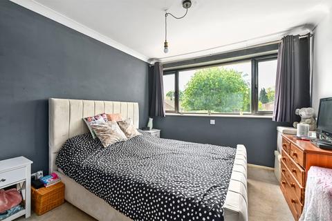 3 Ash Close, Ash, Aldershot, GU12 6AR