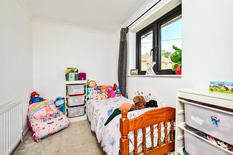 3 Ash Close, Ash, Aldershot, GU12 6AR