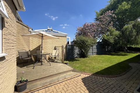 2 Silver Birch Close, Wyke, Bradford, BD12 9ER