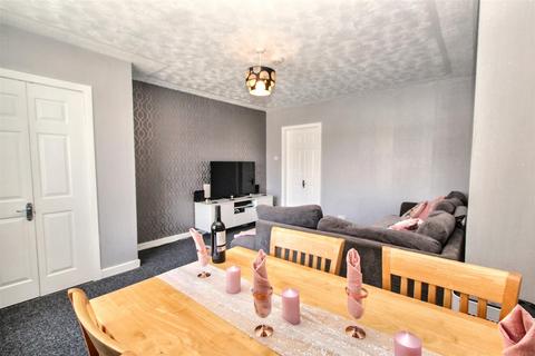 6 Braehead Loan, Carluke, ML8 4NA
