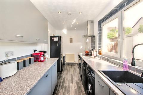 6 Braehead Loan, Carluke, ML8 4NA